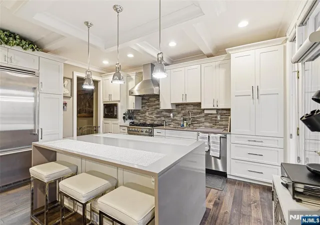 5th image of 119 Hudson Cvs, Edgewater, NJ 07020 | MLS# 26016435