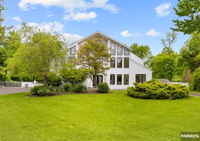 Homes for sale in Old Tappan, NJ | 81 Greenwoods Rd, Old Tappan, NJ 07675 | MLS# 26016460