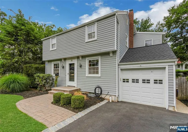 5th image of 15 Colonial Rd, Tenafly, NJ 07670 | MLS# 26016507
