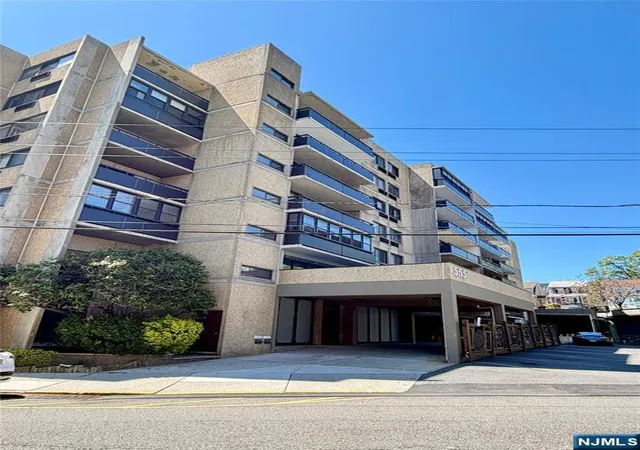 Homes for sale in Cliffside Park, NJ | 555 Gorge Rd #4I, Cliffside Park, NJ 07010 | MLS# 26016518