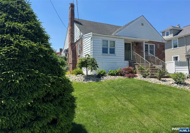Homes for sale in Hasbrouck Heights, NJ | 270 Bell Ave, Hasbrouck Heights, NJ 07604 | MLS# 26016548