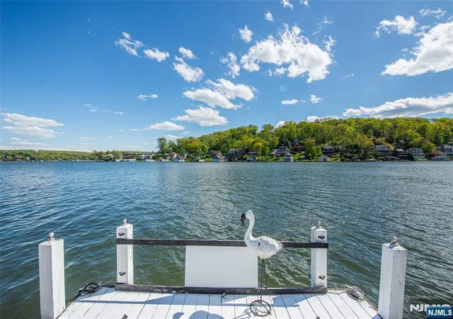 Homes for sale in Hopatcong, NJ | 62 Ithanell Rd, Hopatcong, NJ 07843 | MLS# 26016606