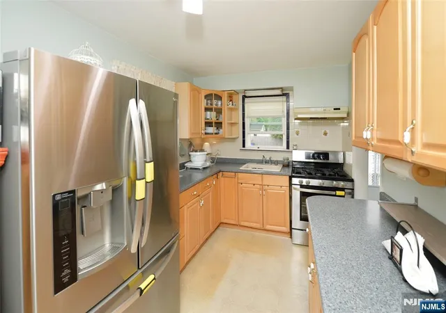 Homes for sale in Fair Lawn, NJ | 11-01 1St St, Fair Lawn, NJ 07410 | MLS# 26016663