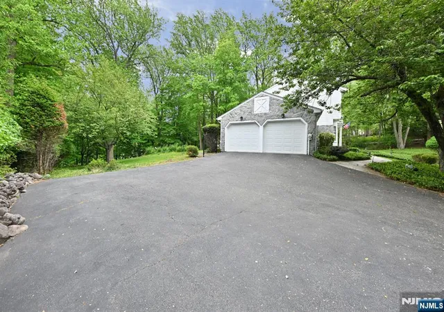 Homes for sale in Upper Saddle River, NJ | 16 Knollwood Rd, Upper Saddle River, NJ 07458 | MLS# 26016694