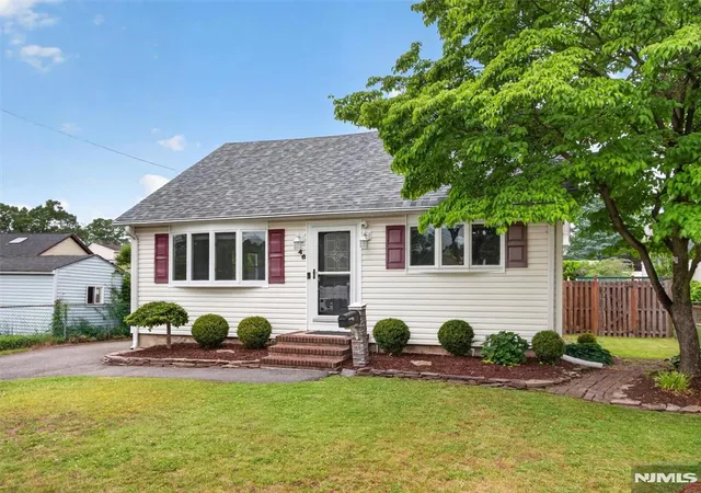 Homes for sale in Twp Of Washington, NJ | 246 Hickory St, Twp Of Washington, NJ 07676 | MLS# 26016714