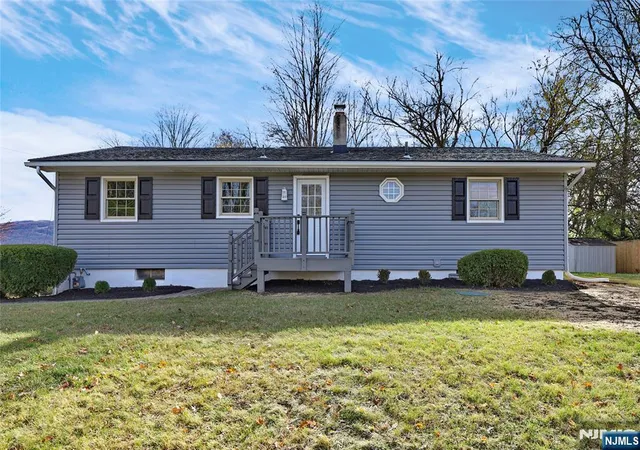 Homes for sale in Vernon, NJ | 6 Van Buren Ave, Vernon, NJ 07462 | MLS# 26016829