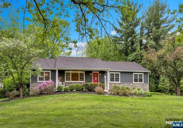 1st image of 468 Manchester Wy, Wyckoff, NJ 07481 | MLS# 26016833