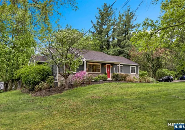 2nd image of 468 Manchester Wy, Wyckoff, NJ 07481 | MLS# 26016833