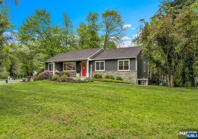 3rd image of 468 Manchester Wy, Wyckoff, NJ 07481 | MLS# 26016833