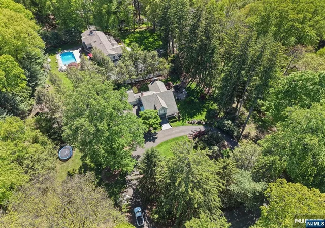 Homes for sale in Upper Saddle River, NJ | 42 Hillside Ave, Upper Saddle River, NJ 07458 | MLS# 26016856