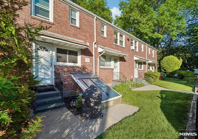 Homes for sale in Englewood, NJ | 230 Lafayette Pl #4D, Englewood, NJ 07631 | MLS# 26016865