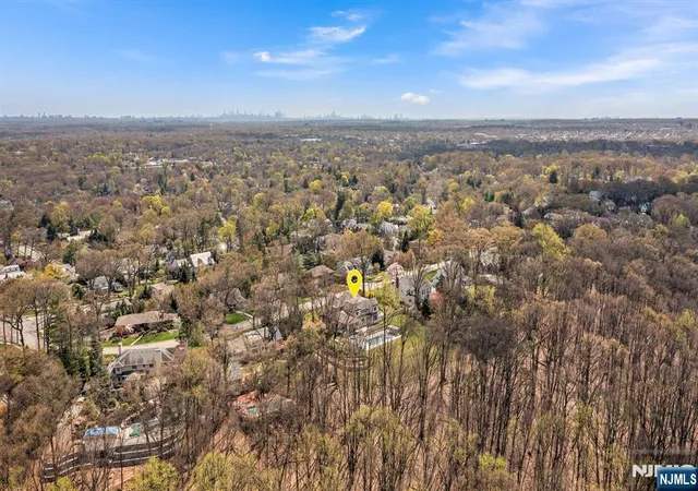 Homes for sale in Ridgewood, NJ | 396 Knollwood Rd, Ridgewood, NJ 07450 | MLS# 26016876