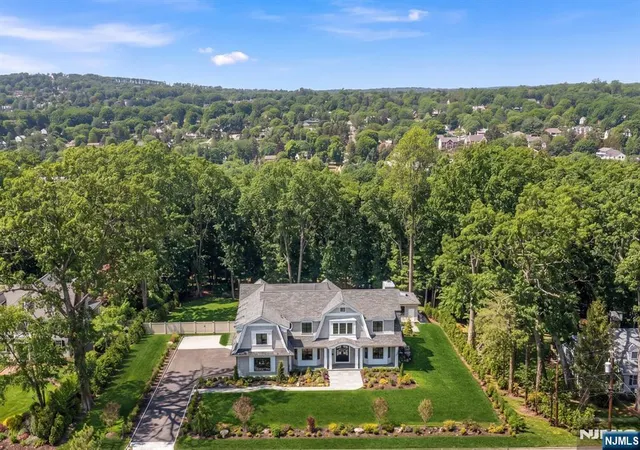 5th image of 396 Knollwood Rd, Ridgewood, NJ 07450 | MLS# 26016876