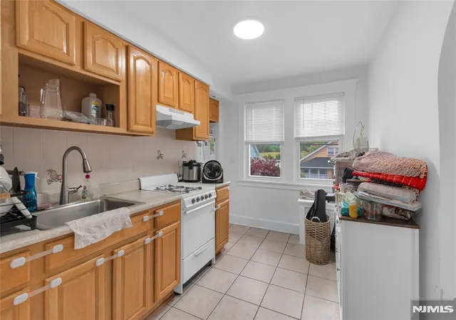 Homes for sale in Totowa, NJ | 179 Dewey Ave, Totowa, NJ 07512 | MLS# 26016936