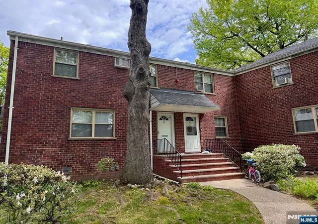 Homes for sale in Fort Lee, NJ | 1255 Anderson, Fort Lee, NJ 07024