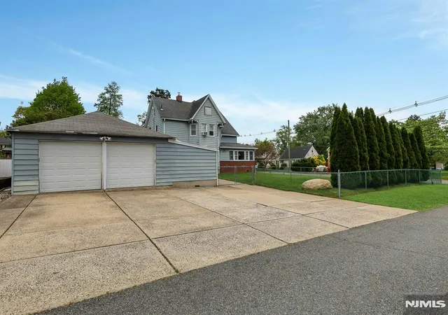 Homes for sale in Hillsdale, NJ | 160 Clinton Ave, Hillsdale, NJ 07642 | MLS# 26016957
