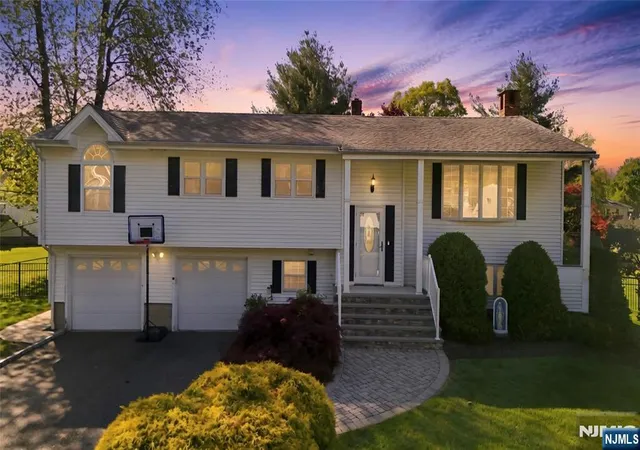 Homes for sale in Fairfield, NJ | 31 Fox Hill Rd, Fairfield, NJ 07004 | MLS# 26017038