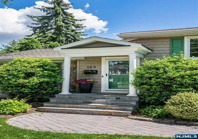 3rd image of 169 Hillman Ave, Glen Rock, NJ 07452 | MLS# 26017096