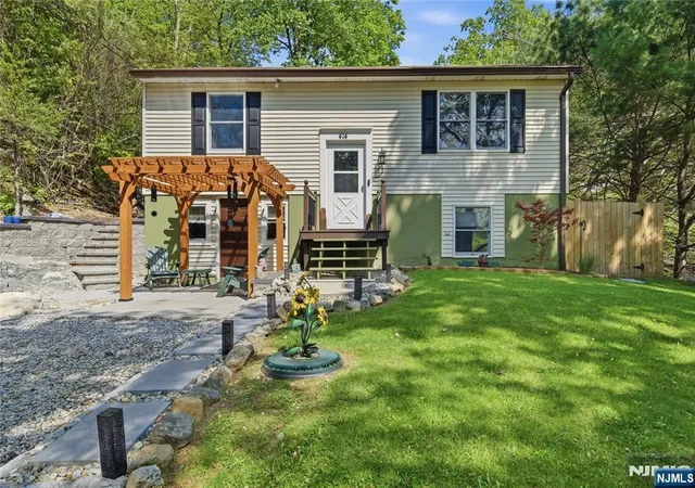 Homes for sale in West Milford, NJ | 414 Macopin Rd, West Milford, NJ 07480 | MLS# 26017139