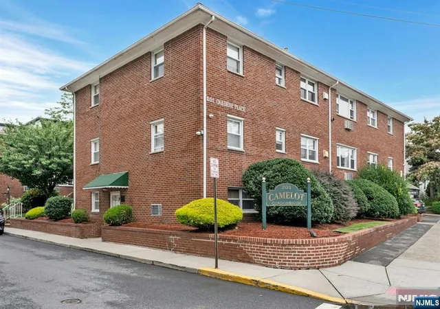 Homes for sale in Cliffside Park, NJ | 201 Oakdene Pl #D1, Cliffside Park, NJ 07010 | MLS# 26017146