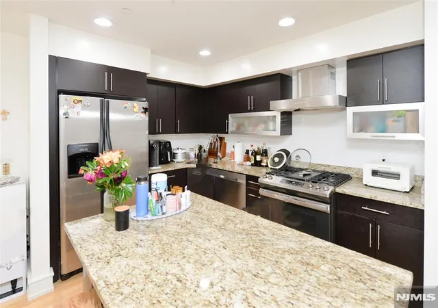 Homes for sale in Cliffside Park, NJ | 310 Cliff Ln, Cliffside Park, NJ 07010