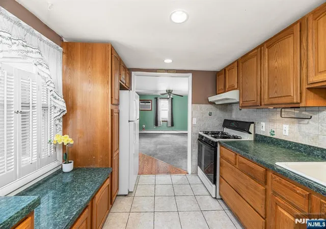 Homes for sale in Ringwood, NJ | 3 Terrace Ln, Ringwood, NJ 07456 | MLS# 26017165