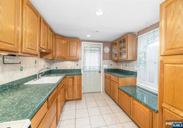 Homes for sale in Ringwood, NJ | 3 Terrace Ln, Ringwood, NJ 07456 | MLS# 26017165