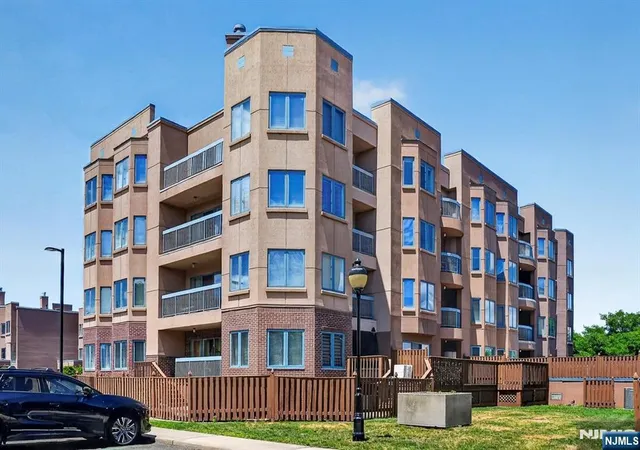 Homes for sale in Edgewater, NJ | 502 Livingston Ct #N502, Edgewater, NJ 07020 | MLS# 26017256
