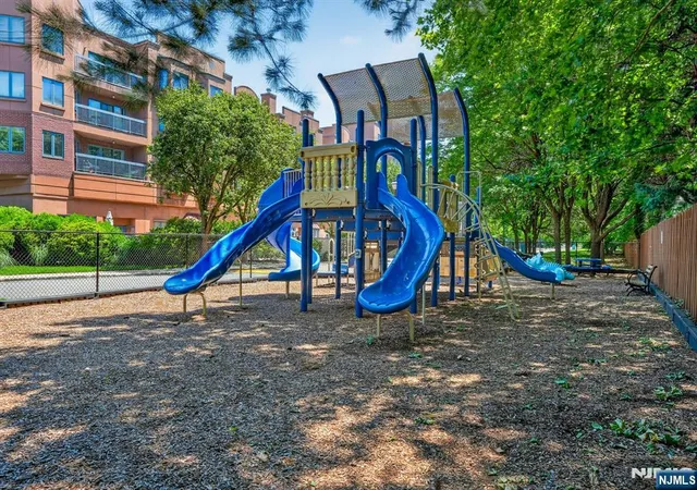 Homes for sale in Edgewater, NJ | 502 Livingston Court, Edgewater, NJ 07020 | Houzeo