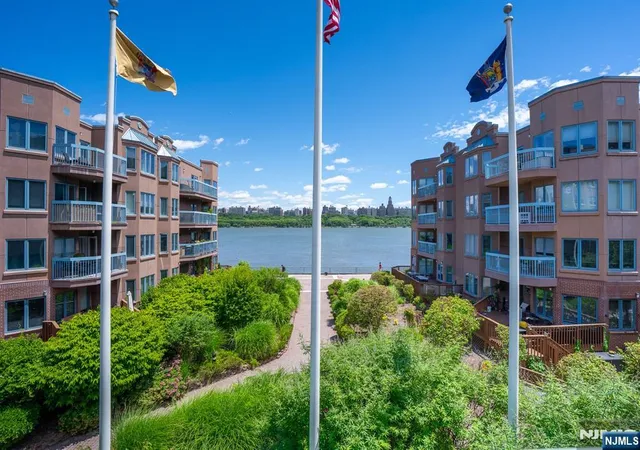 Homes for sale in Edgewater, NJ | 502 Livingston Ct #N502, Edgewater, NJ 07020 | MLS# 26017256