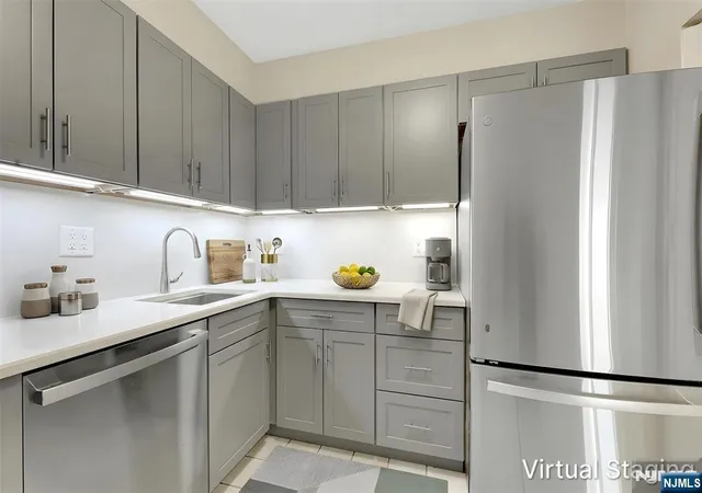 Homes for sale in Fort Lee, NJ | 2000 Linwood #14 0, Fort Lee, NJ 07024 | MLS# 26017279