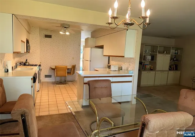 Homes for sale in Fair Lawn, NJ | 35 Meadowview Ter #35, Fair Lawn, NJ 07410 | MLS# 26017354
