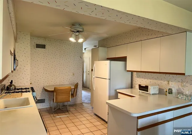 Homes for sale in Fair Lawn, NJ | 35 Meadowview Ter #35, Fair Lawn, NJ 07410 | MLS# 26017354
