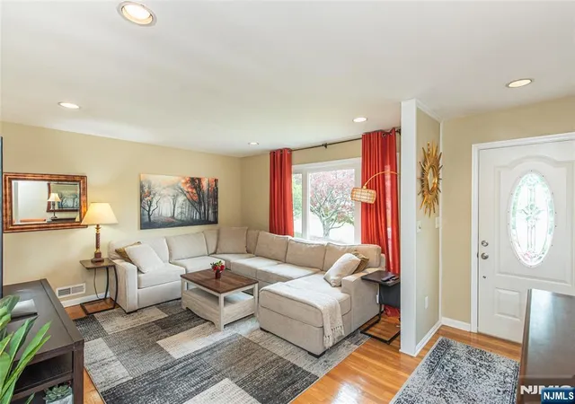 3rd image of 86 Minnehaha Blvd, Oakland, NJ 07436 | MLS# 26017369