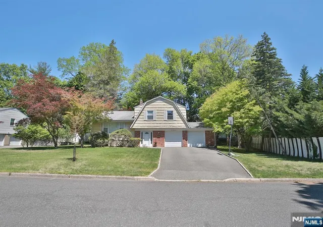 Photo 1 of Sale Pending at 124 Lenox Ave, Demarest, NJ 07627 | MLS# 26017398 | Listing updated on 2026-06-10