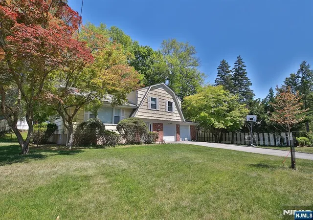 Photo 3 of Sale Pending at 124 Lenox Ave, Demarest, NJ 07627 | MLS# 26017398 | Listing updated on 2026-06-10