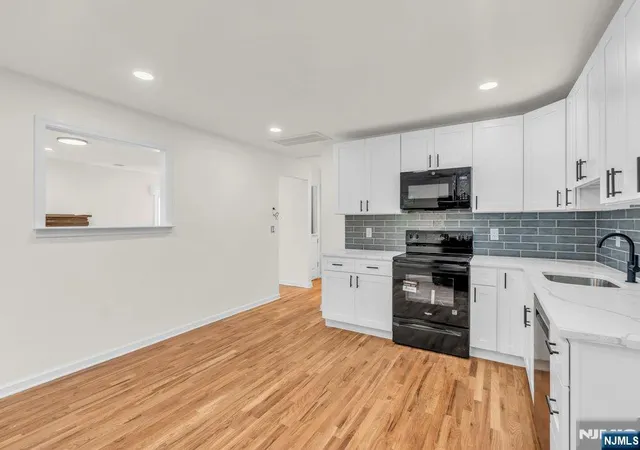 Homes for sale in Vernon, NJ | 55 Orchard Dr, Vernon, NJ 07462 | MLS# 26017532