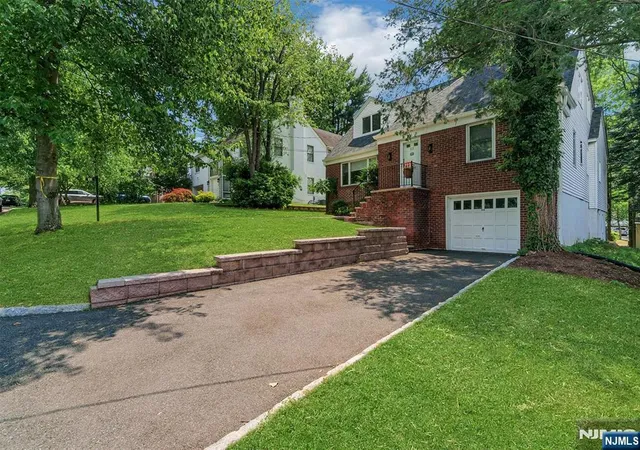 Homes for sale in Teaneck, NJ | 616 Rutland Ave, Teaneck, NJ 07666 | MLS# 26017533