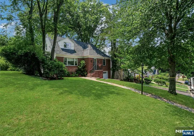 Homes for sale in Teaneck, NJ | 616 Rutland Ave, Teaneck, NJ 07666 | MLS# 26017533