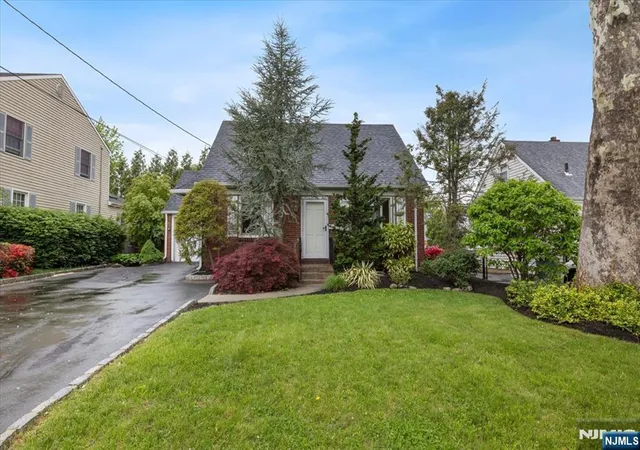 Homes for sale in Maywood, NJ | 881 Lincoln Ave, Maywood, NJ 07607 | MLS# 26017565
