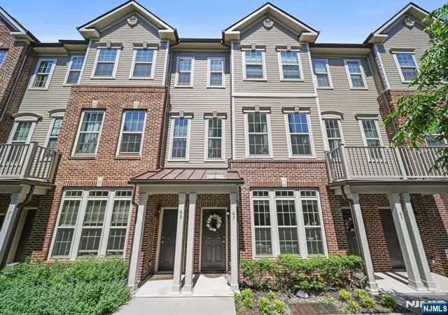 Homes for sale in Wood Ridge, NJ | 67 Arnold Dr #5811, Wood Ridge, NJ 07075 | MLS# 26017591