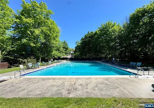 Homes for sale in Wanaque, NJ | 15b Brookside Heights, Wanaque, NJ 07465 | Houzeo