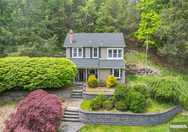 Homes for sale in Wanaque, NJ | 2 Red Mine Rd, Wanaque, NJ 07465 | MLS# 26017634