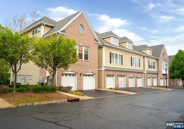 5th image of 804 River Pl, Butler Borough, NJ 07405 | MLS# 26017767