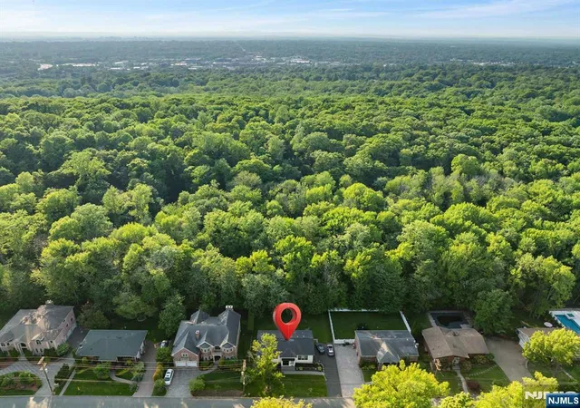 50th image of 284 Castle Dr, Englewood Cliffs, NJ 07632 | MLS# 26017776