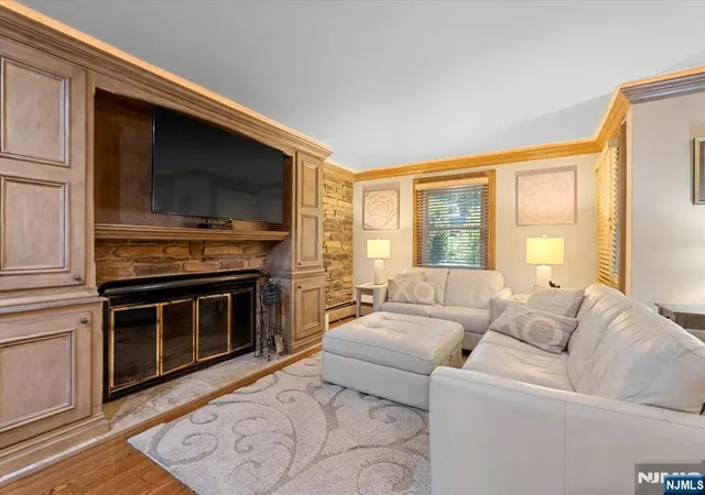 Homes for sale in Teaneck, NJ | 694 Sunset Rd, Teaneck, NJ 07666 | MLS# 26017884