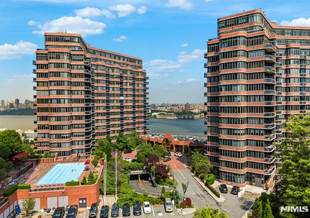 Homes for sale in Cliffside Park, NJ | 100 Carlyle Dr #10B-South, Cliffside Park, NJ 07010 | MLS# 26018017