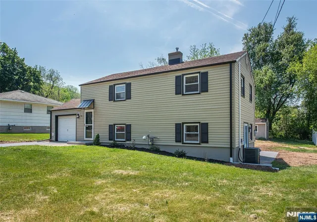 Homes for sale in Ogdensburg, NJ | 12 Richardsville Rd, Ogdensburg, NJ 07439 | MLS# 26018051