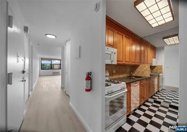 Homes for sale in Guttenberg, NJ | 7000 Kennedy Blvd #25F, Guttenberg, NJ 07093 | MLS# 26018057