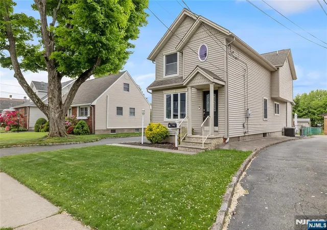 Homes for sale in Hawthorne, NJ | 72 Forest Ave, Hawthorne, NJ 07506 | MLS# 26018061